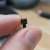 Micro camara espia Full HD en diseño tecnológico para guía de compra